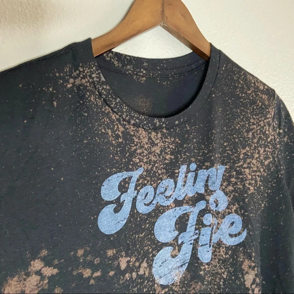 Cropped Graphic Tee Shirt Acid Wash Top Size Large “Feeling Fine” Boutique NEW - Picture 4 of 8
